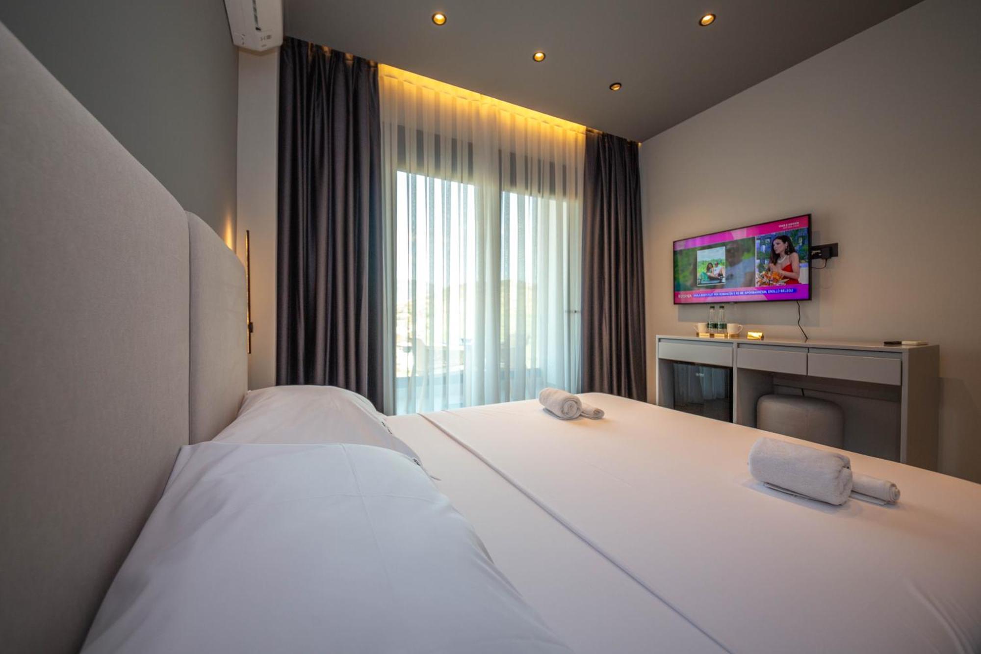 Lake View Rooms Ksamil Extérieur photo