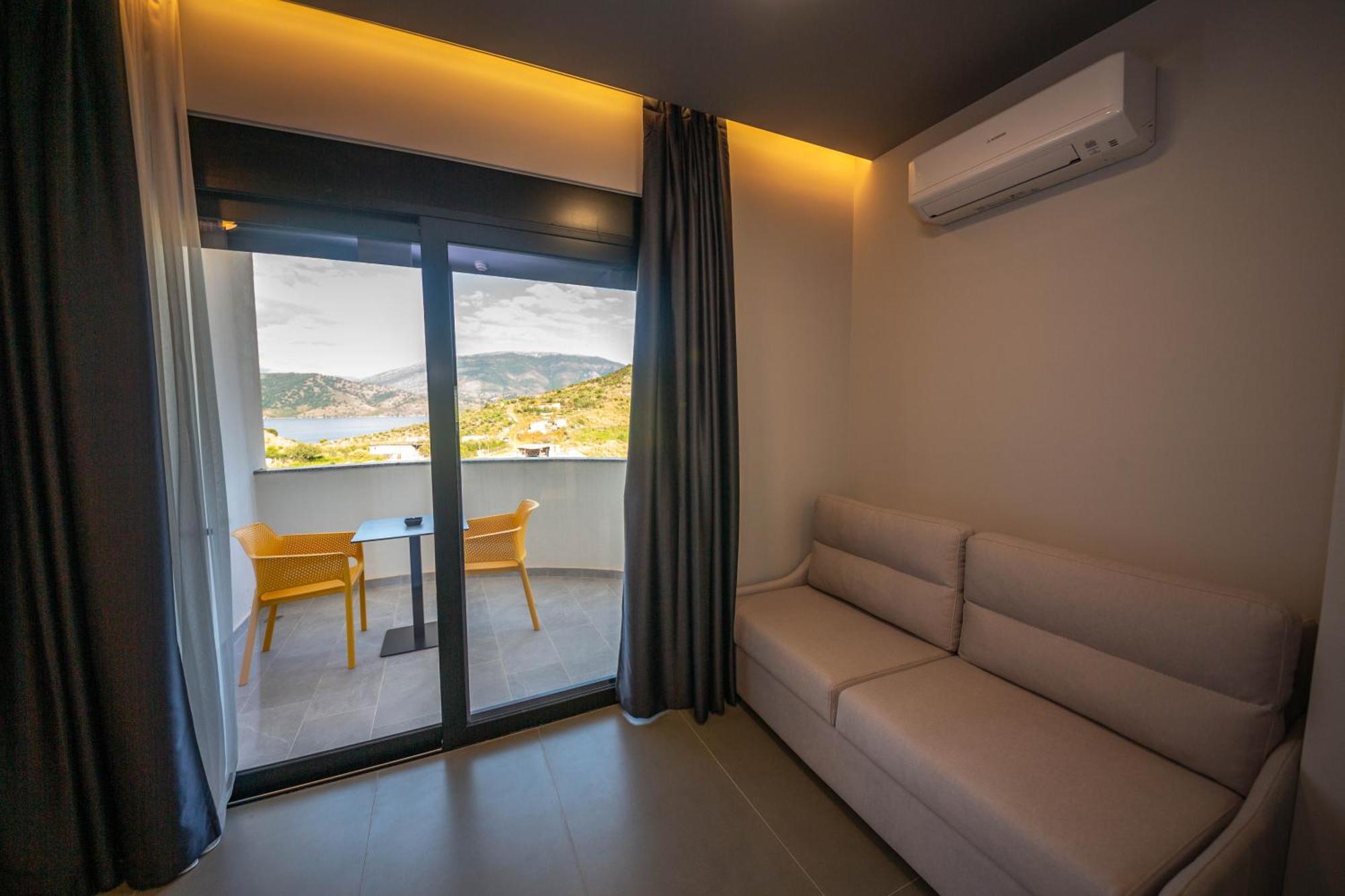Lake View Rooms Ksamil Extérieur photo
