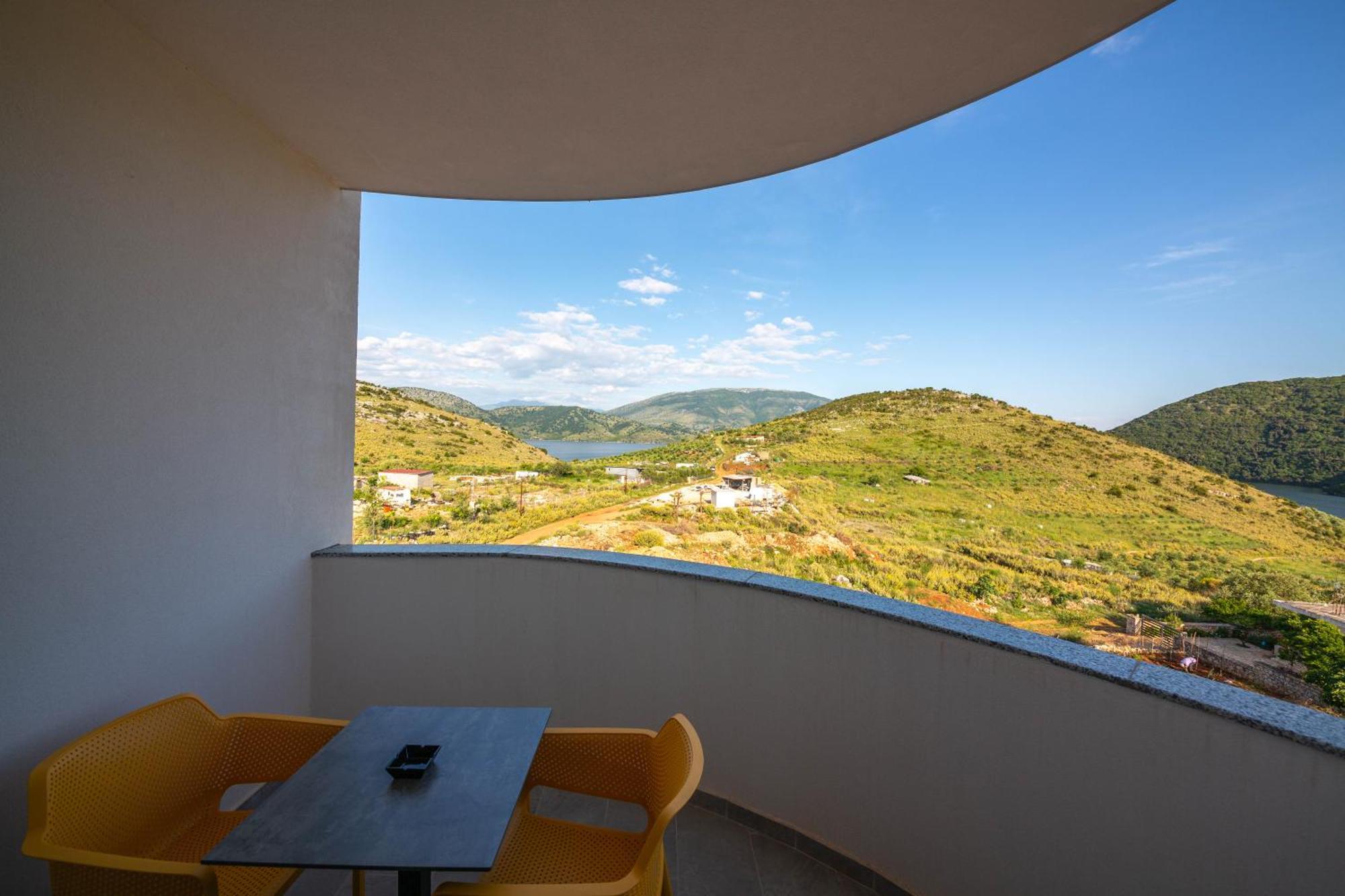 Lake View Rooms Ksamil Extérieur photo