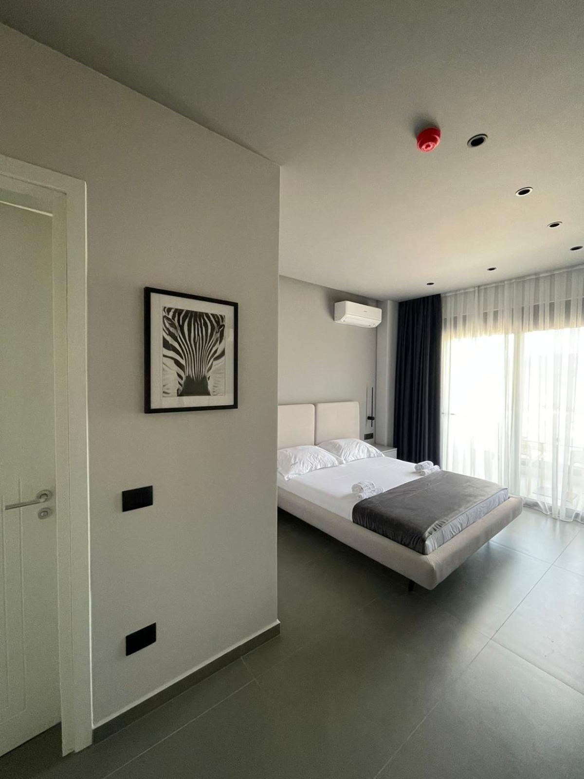 Lake View Rooms Ksamil Extérieur photo