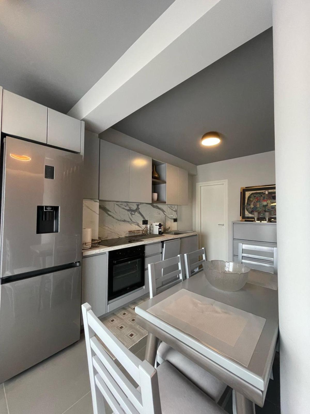 Lake View Rooms Ksamil Extérieur photo