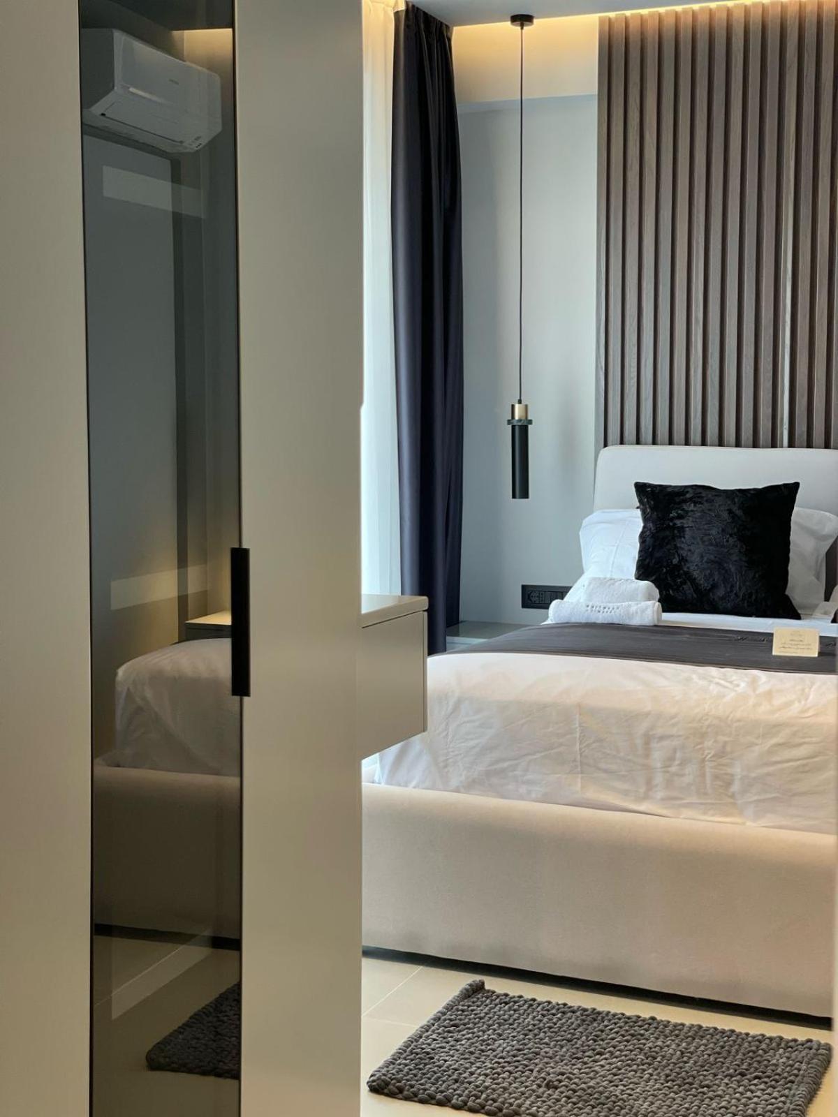 Lake View Rooms Ksamil Extérieur photo